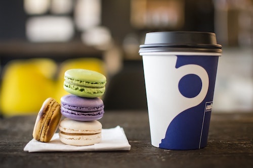 コーヒーとマカロン